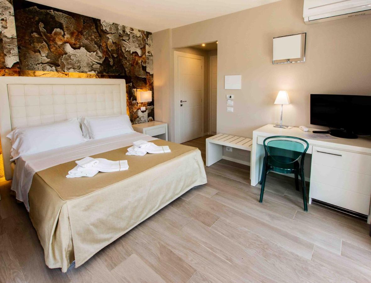 Hotel Boutique Carolina Marina di Castagneto Carducci Kültér fotó